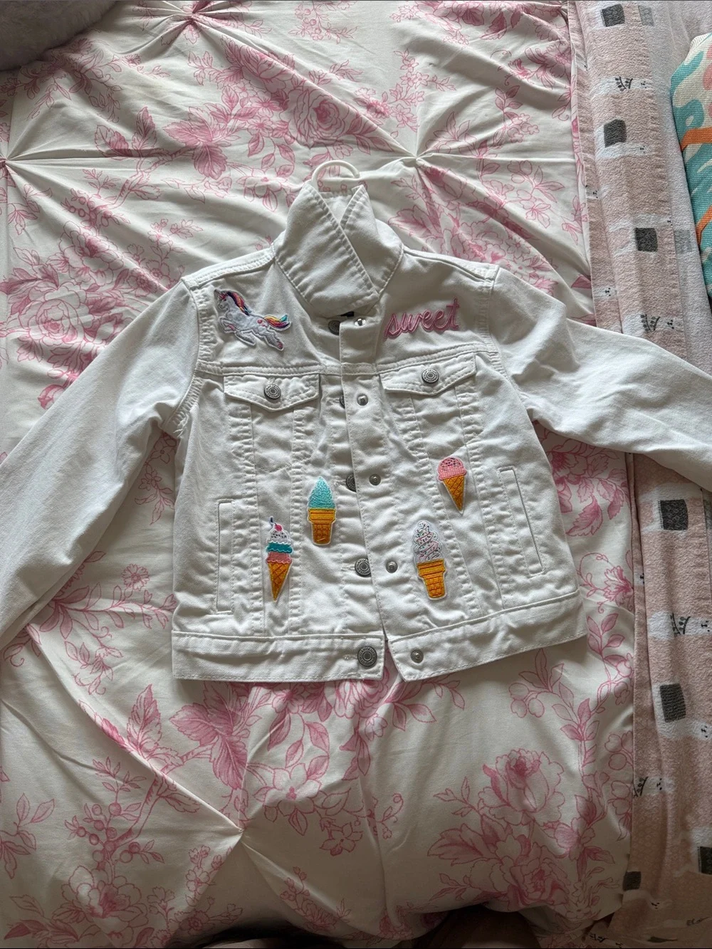 Girls' White Embroidered Ice Cream Denim Jacket - Sweet Detail